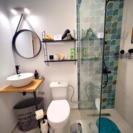 Apartment Chic Escape With Pool - Prime Spot Paphos