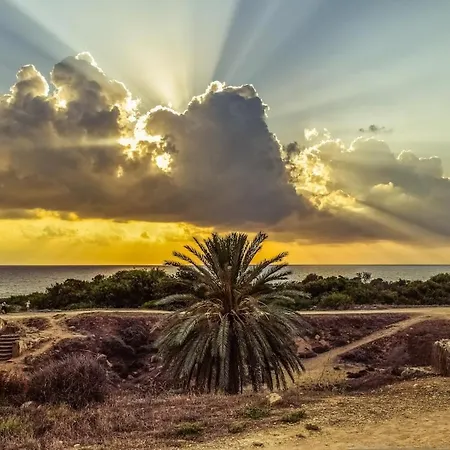 Chic Escape With Pool - Prime Spot * Paphos
