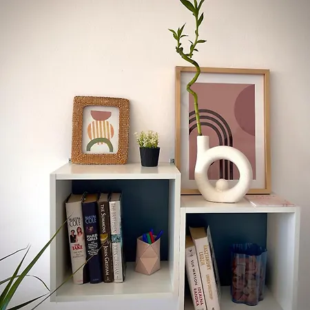 Apartment Chic Escape With Pool - Prime Spot *