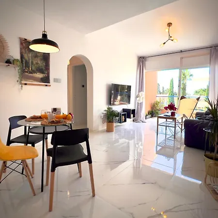 Chic Escape With Pool - Prime Spot Apartment Paphos