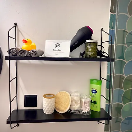 Chic Escape With Pool - Prime Spot Apartament
